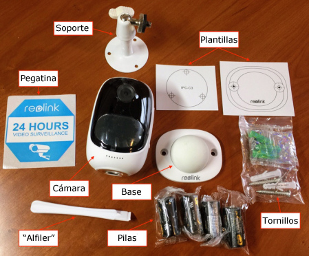 Contenido de la caja cámara Reolink Argus